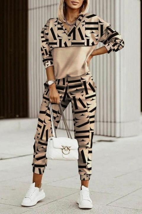 Letter Print Faux Velvet Tracksuit Laureta, Black Beige Scarlet Chaos