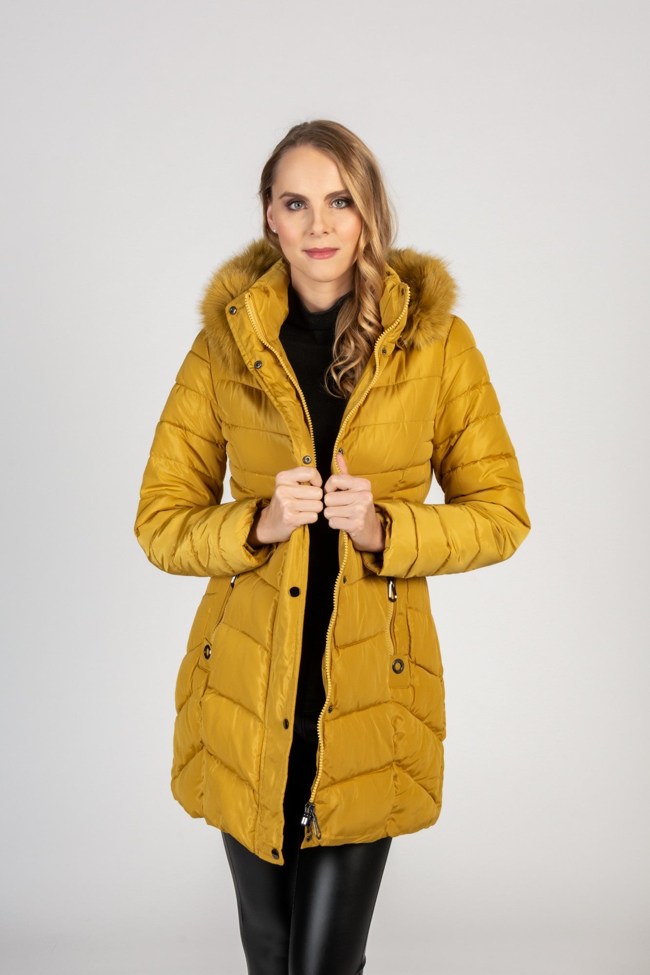 Long quilted jacket with detachable hood with faux fur Sartene, yellow Scarlet Chaos