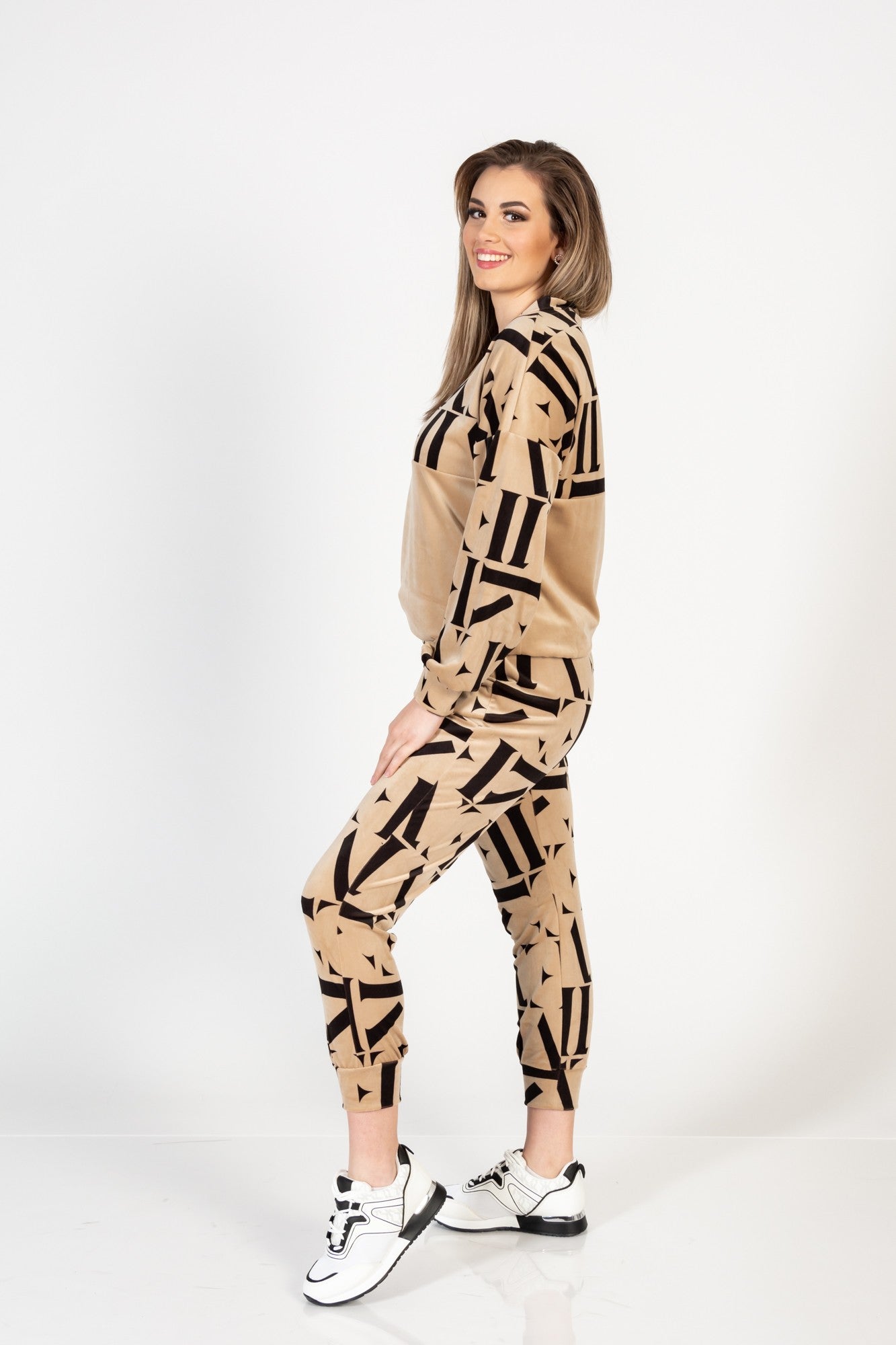 Letter Print Faux Velvet Tracksuit Laureta, Black Beige Scarlet Chaos