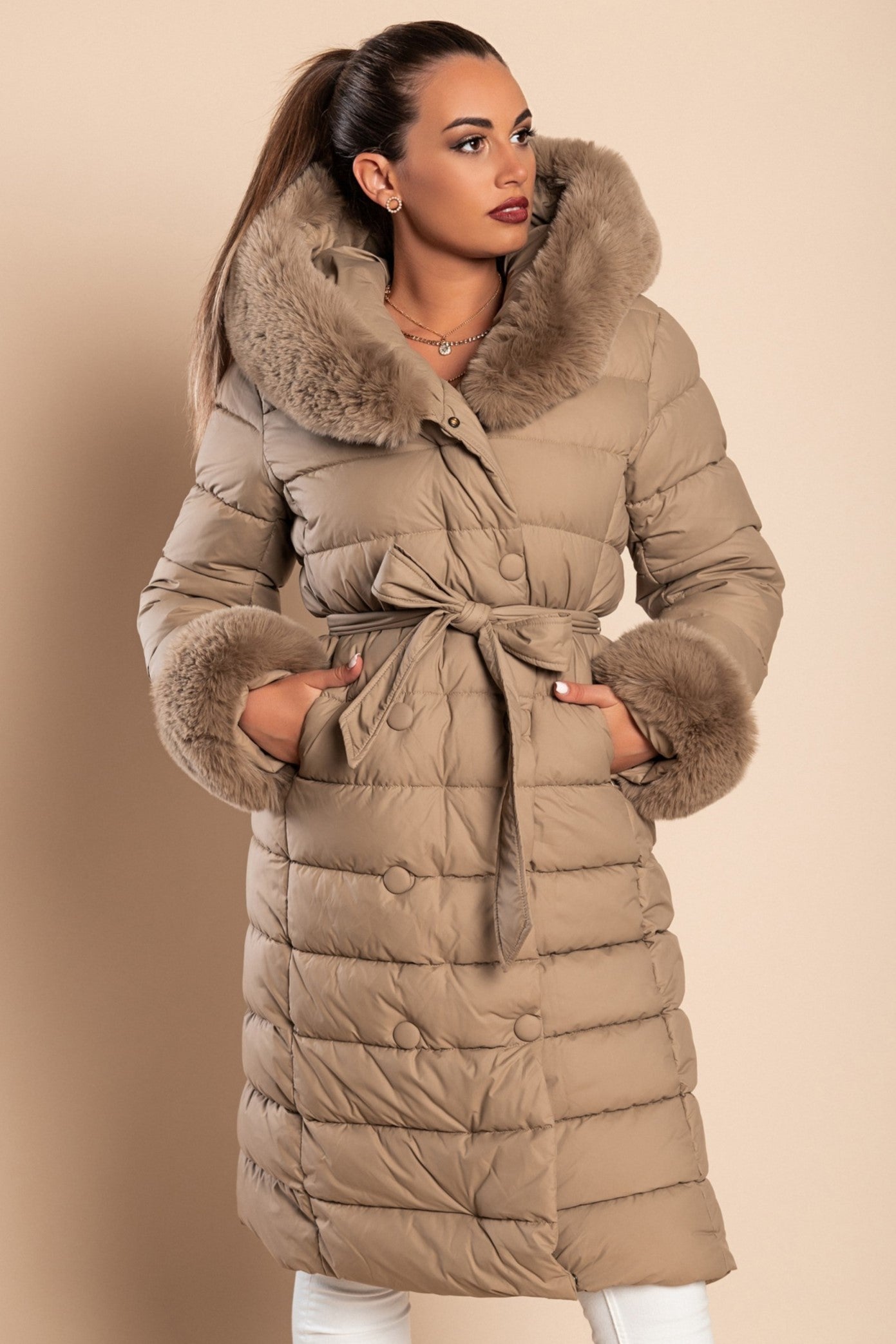 Long padded winter jacket with faux fur, camel Scarlet Chaos