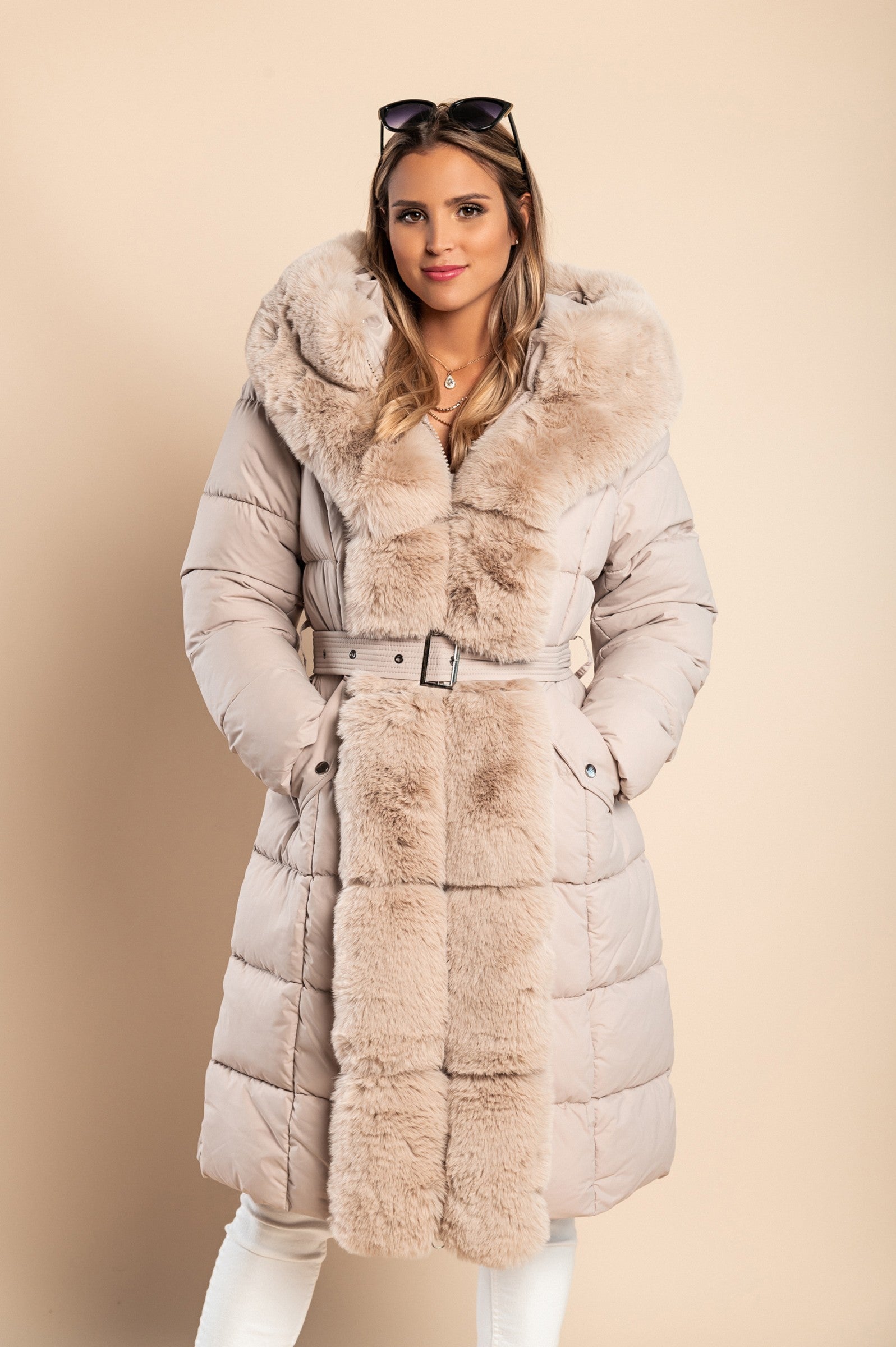 Padded winter jacket with faux fur, beige Scarlet Chaos