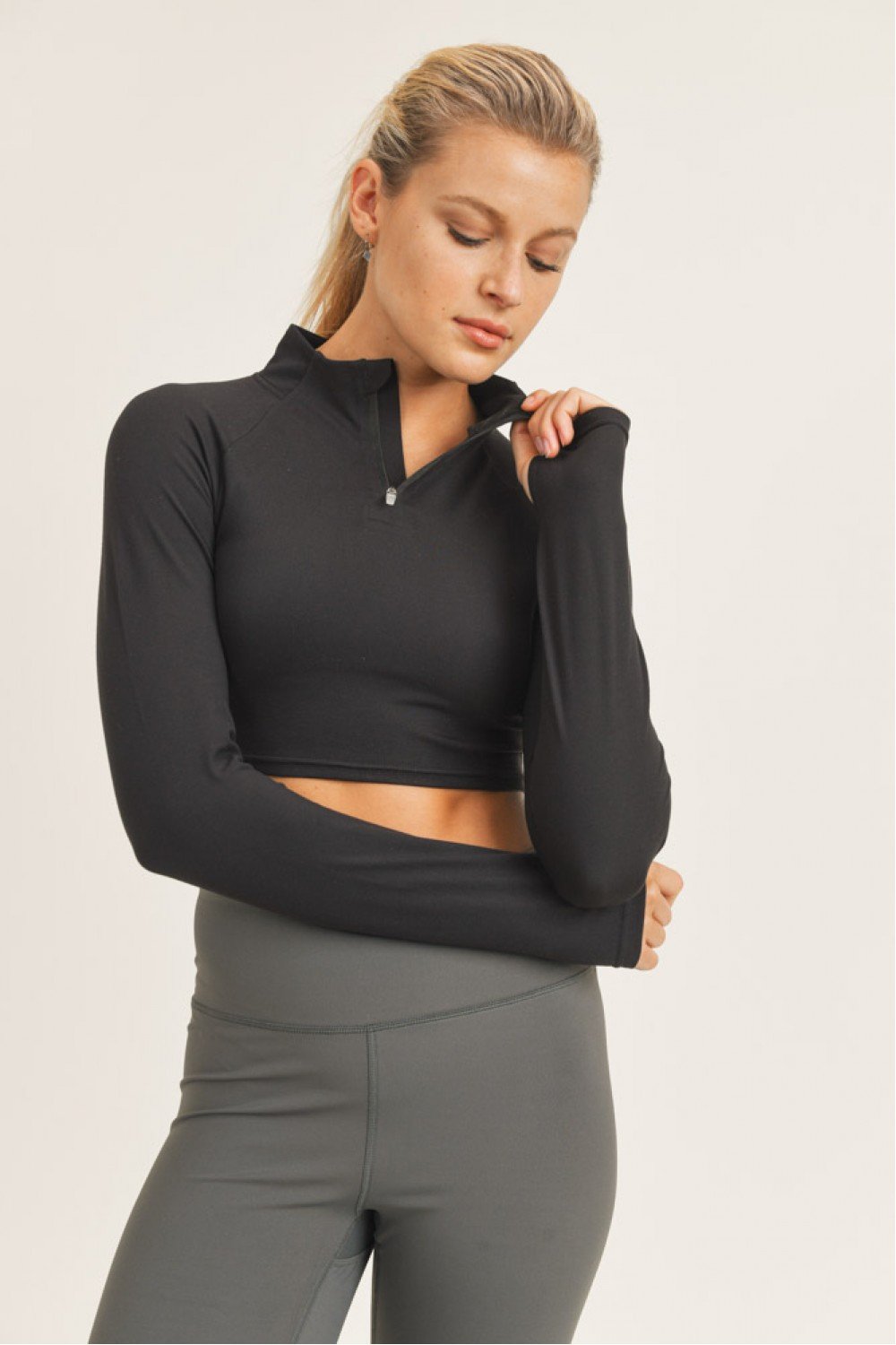 High-Neck Cropped Active Top with Long Sleeves & Thumbholes Blue Lelantos