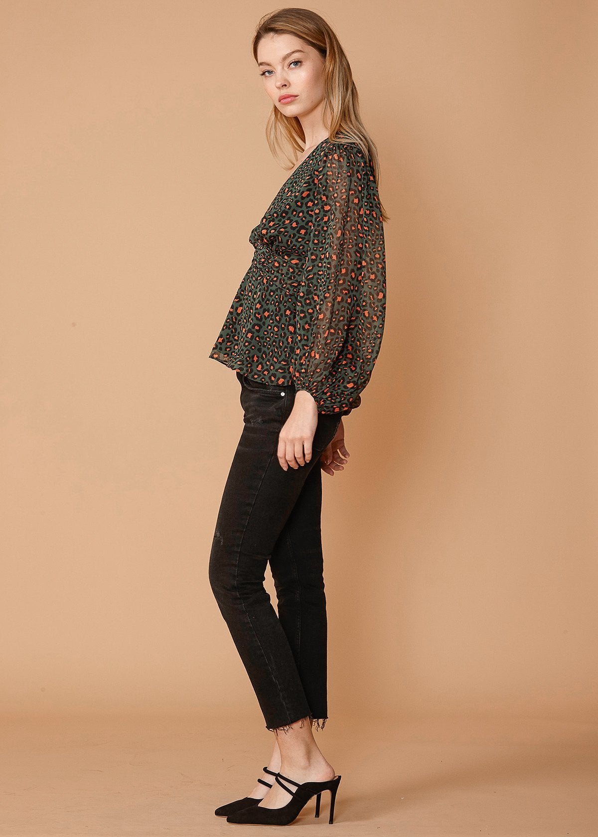 V-neck Puff Sleeve Blouse in Leopard Hunt Lemon Hera