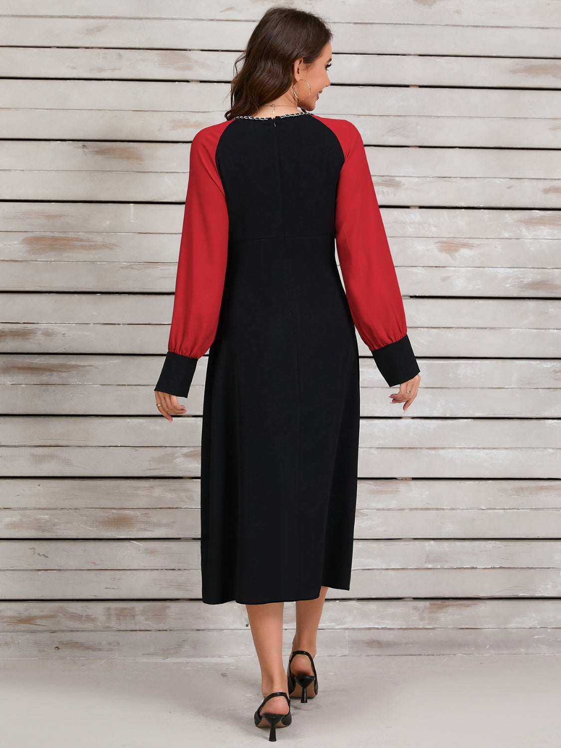 Ruched Contrast Long Sleeve Midi Dress Trendsi