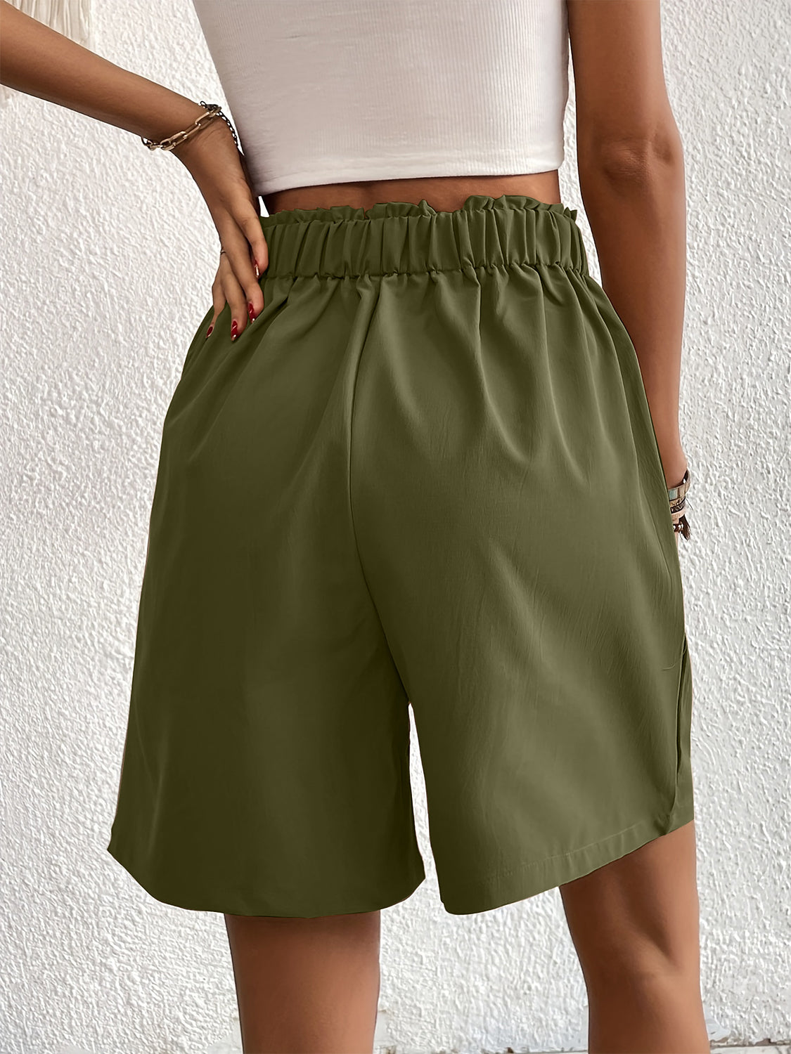 Pocketed Half Elastic Waist Shorts Trendsi