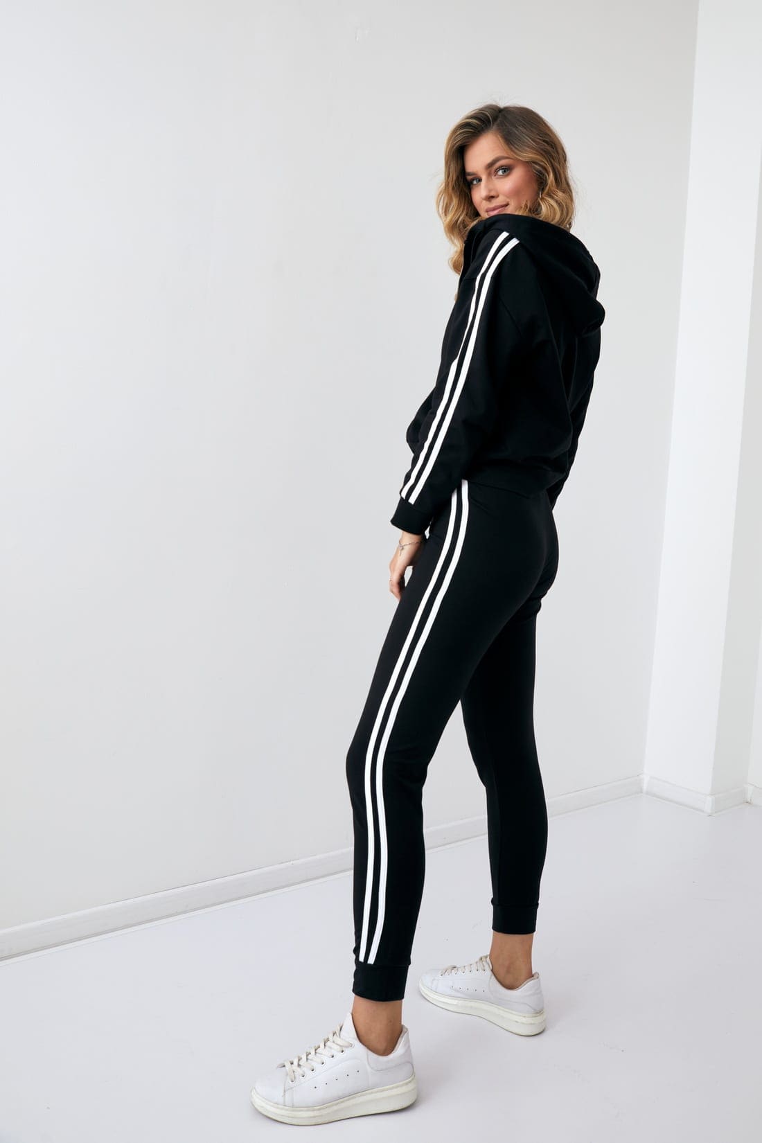 Women's tracksuit set with stripes, black FI713 Rose Pallas