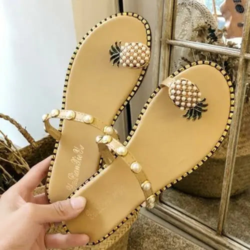 2021 Summer Beach Pineapple Flat Slippers for Ladies, featuring decorative pineapple design.